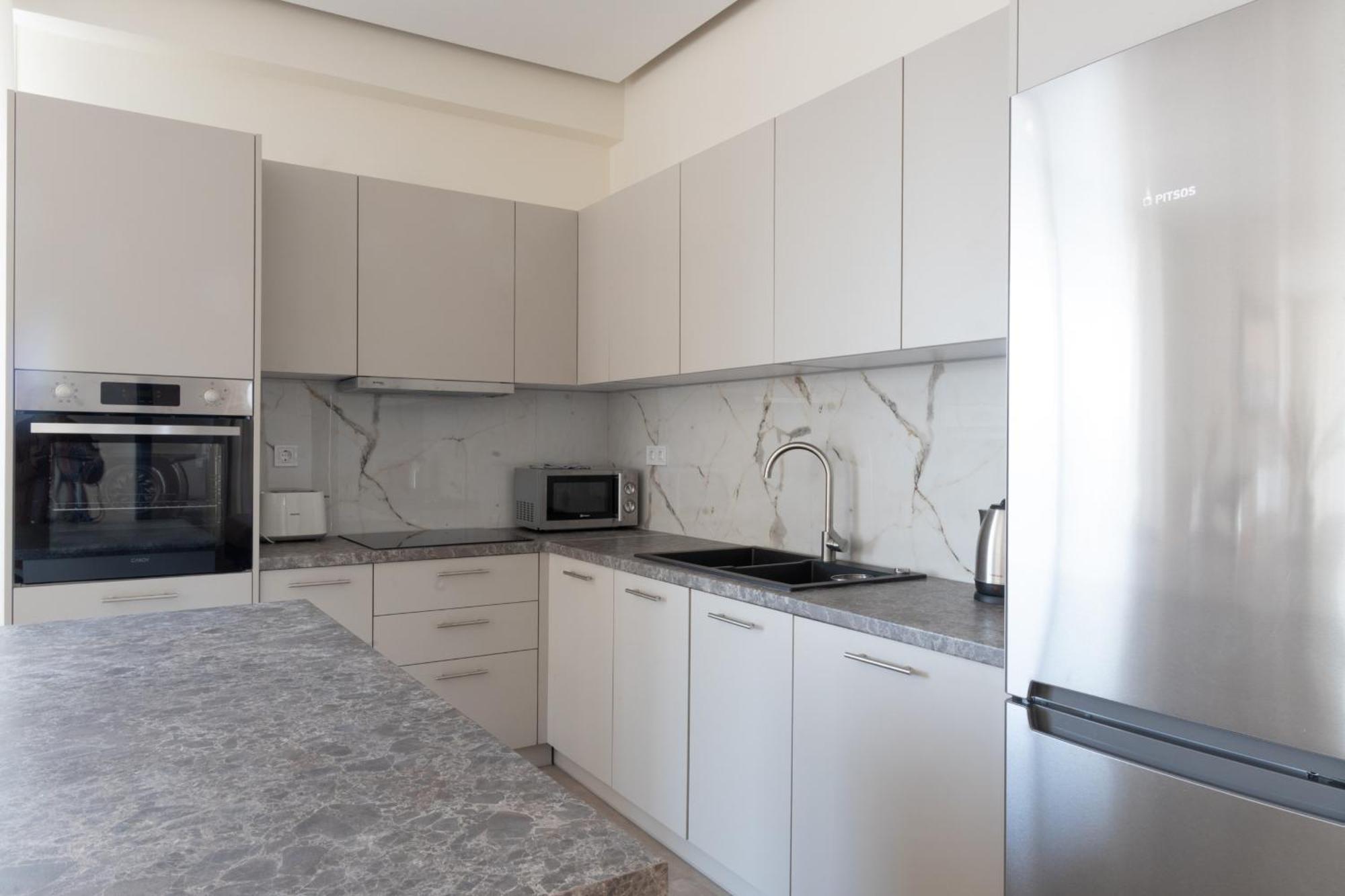 Luxurious 3-Bedroom Seaside Retreat Fully Renovated In 2025 Atina Dış mekan fotoğraf